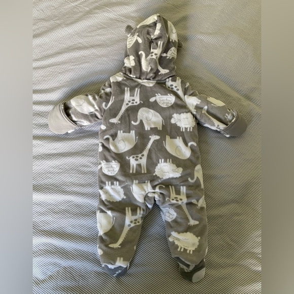 Carter’s 0-3 Winter Zip Up Onesie for Snow/Cold Weather - Picture 2 of 5